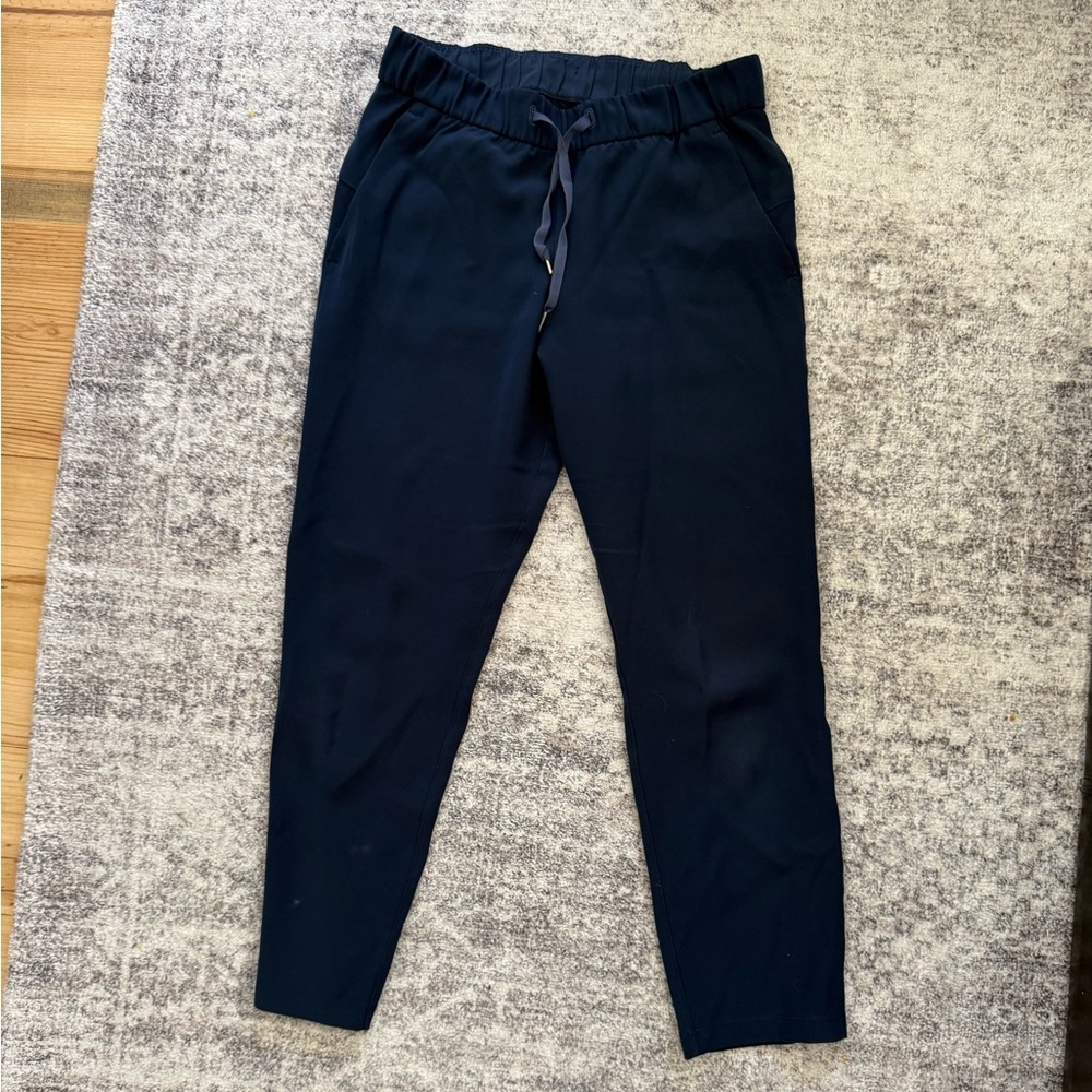 Lululemon 7/8 length pants in navy